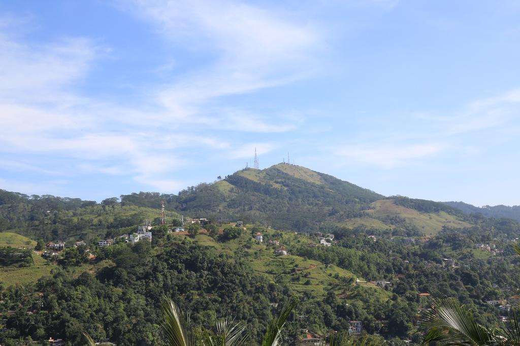 Holiday Stay Inn Kandy Exterior photo