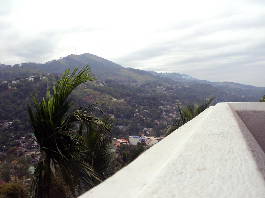 Holiday Stay Inn Kandy Exterior photo