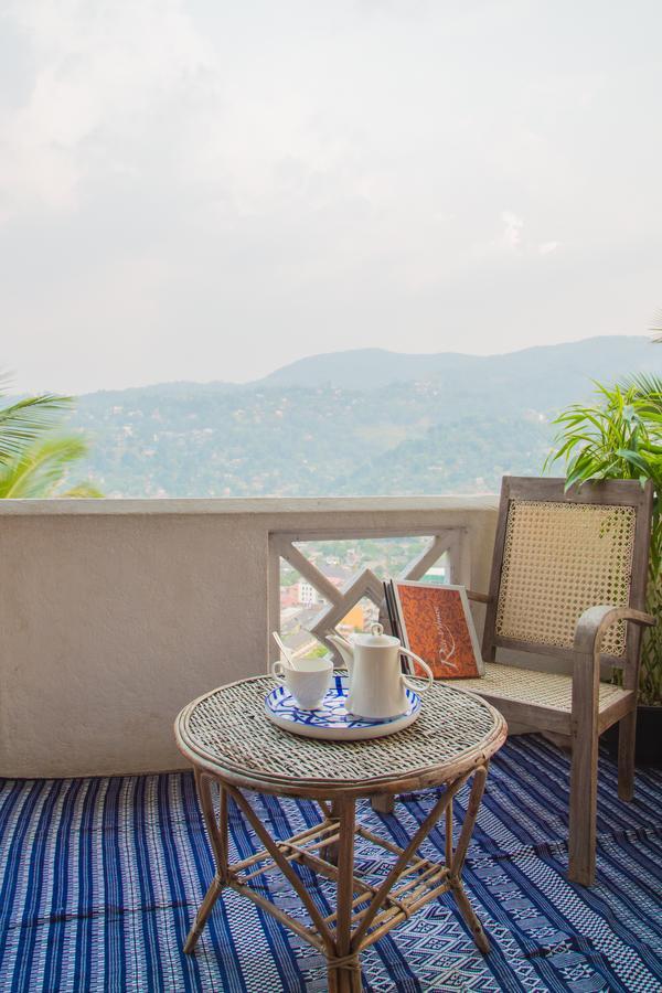 Holiday Stay Inn Kandy Exterior photo