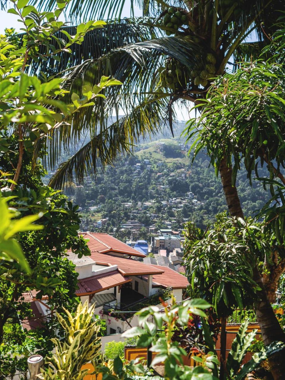 Holiday Stay Inn Kandy Exterior photo