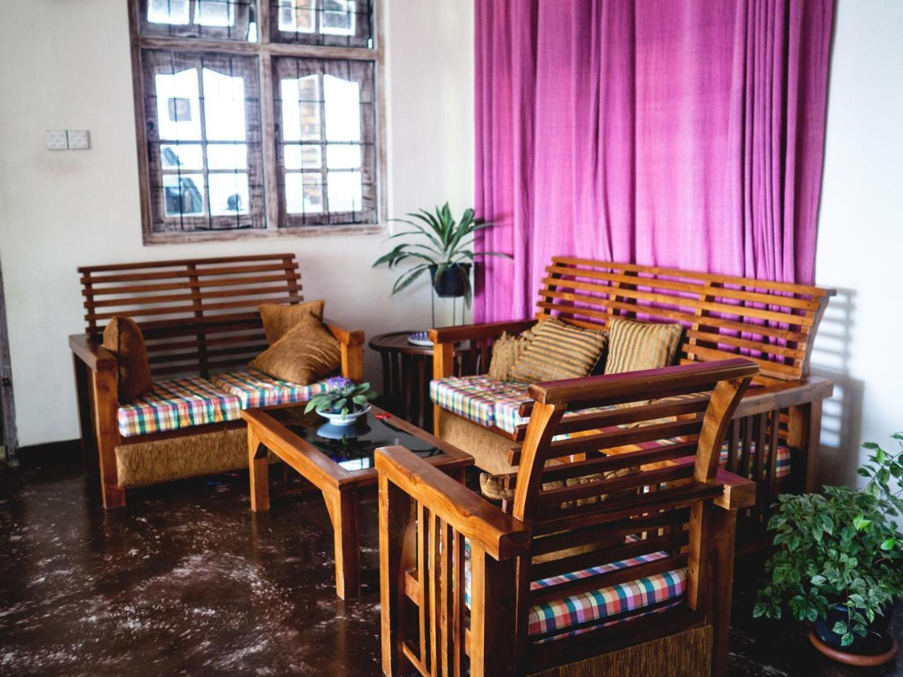 Holiday Stay Inn Kandy Exterior photo