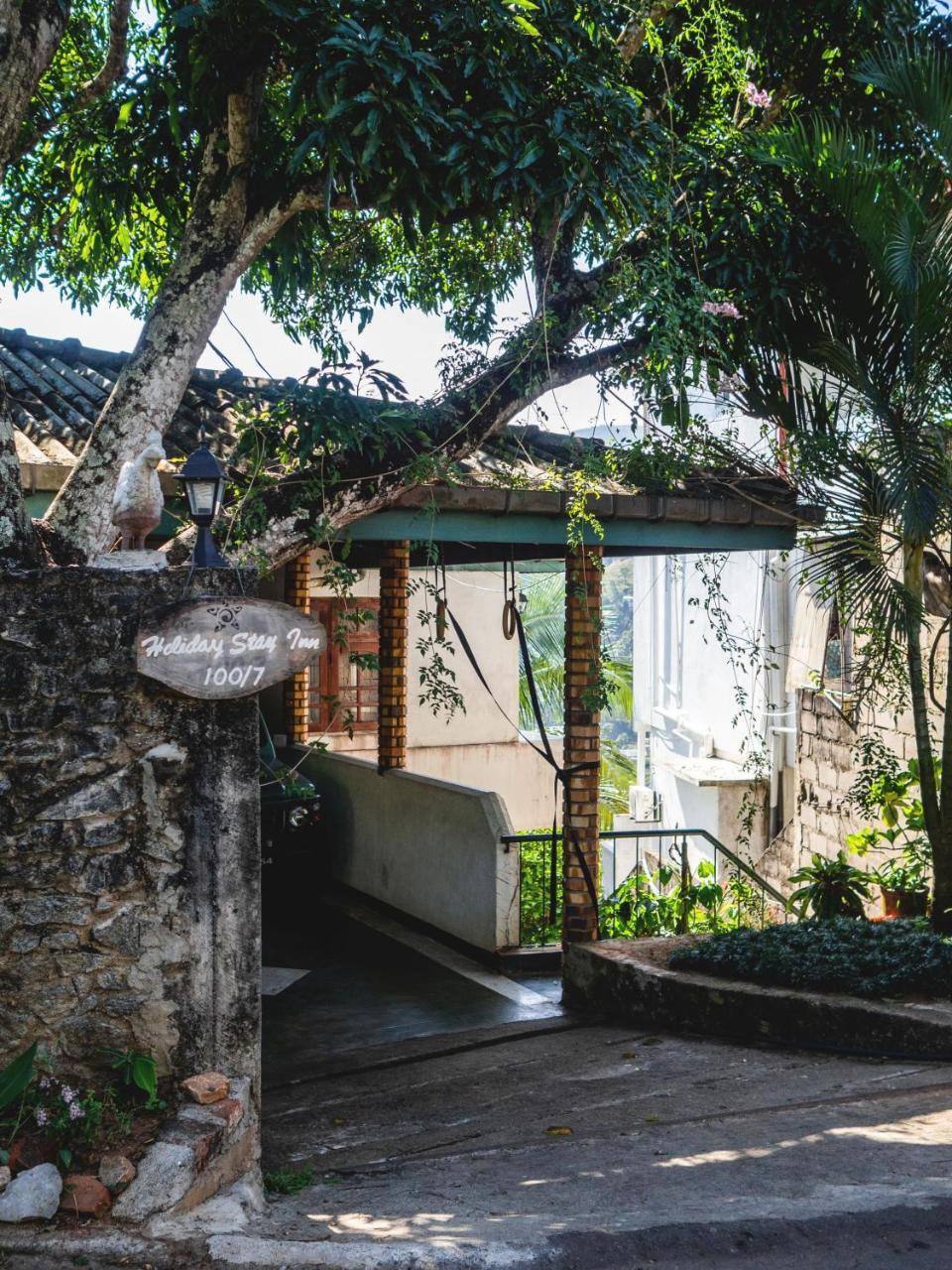 Holiday Stay Inn Kandy Exterior photo